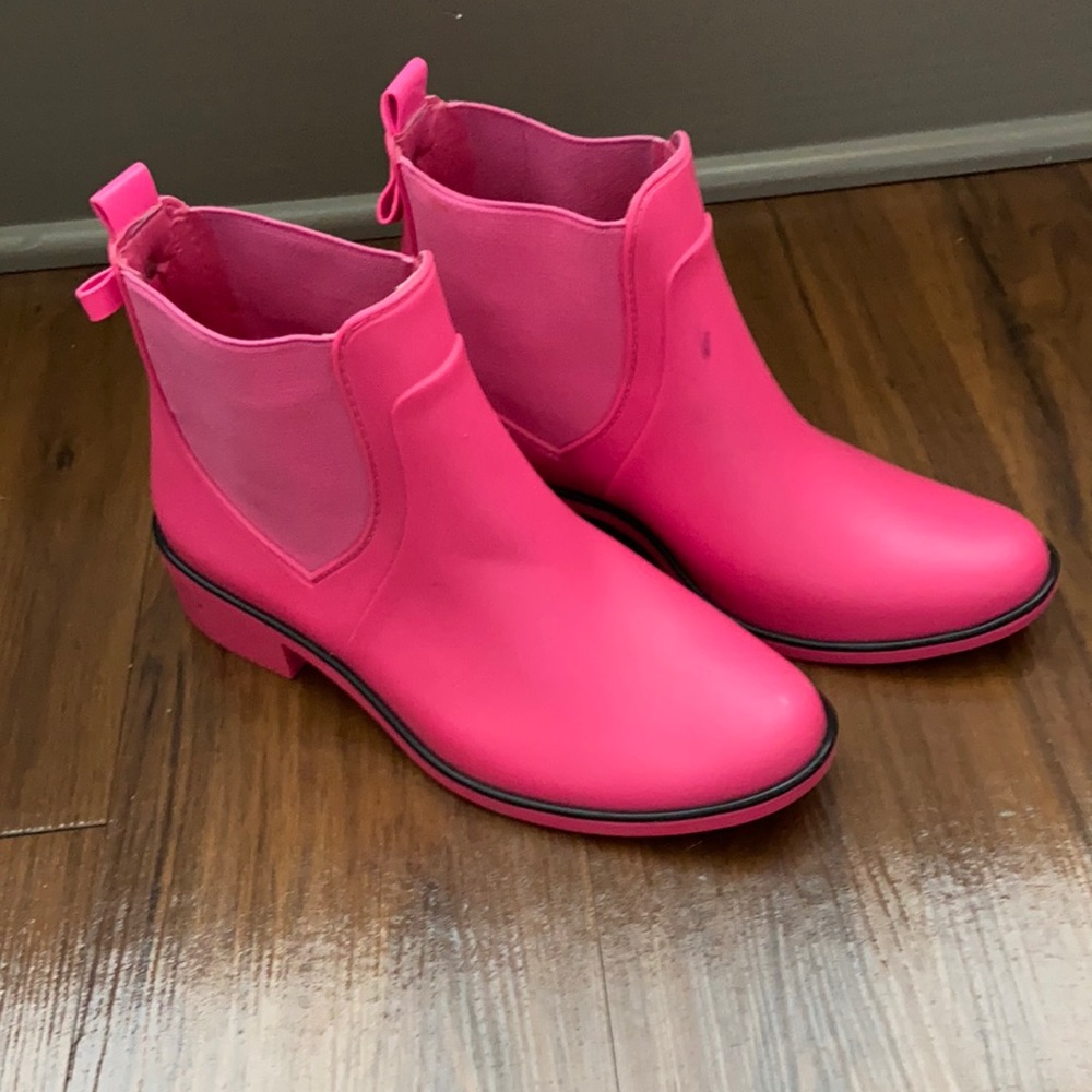 Kate Spade pink rubber rain boots size 6/7